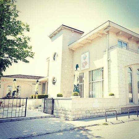 Hotel Vukov Most Niksic Exterior foto